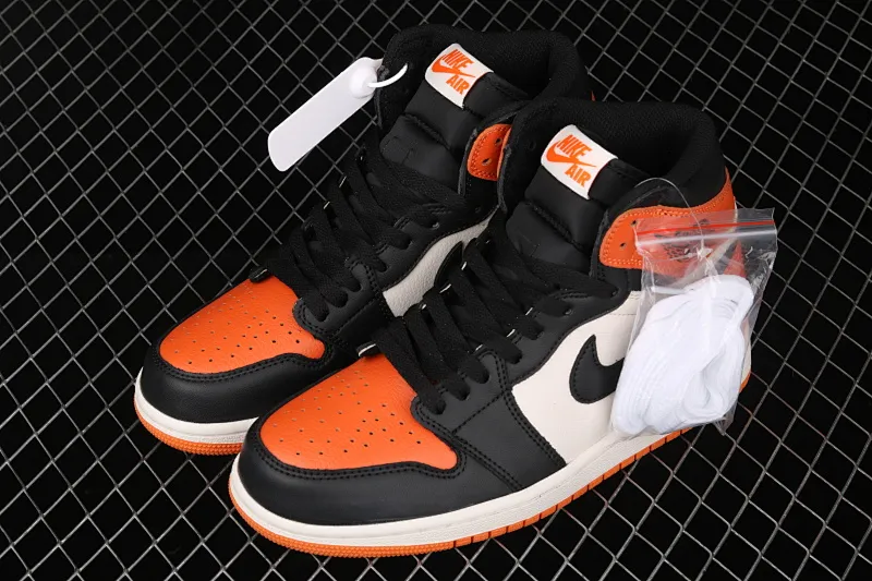 All categories Air Jordan Jordan series basketball shoes Air Jordan 1 High Air Jordan 1 Retro High OG AJ1 Joe 1 black orange white smashed backboard 555088-005